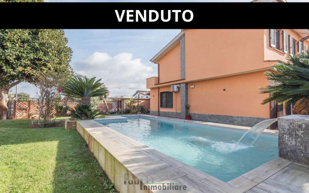 SPLENDIDA VILLA CON PISCINA